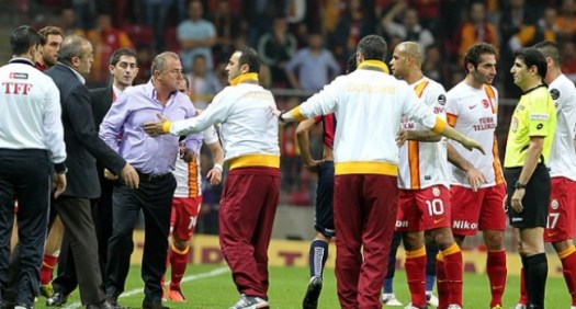 hakem-fatih-terim-i-sahadan-atti-35929-59d622ae730a8